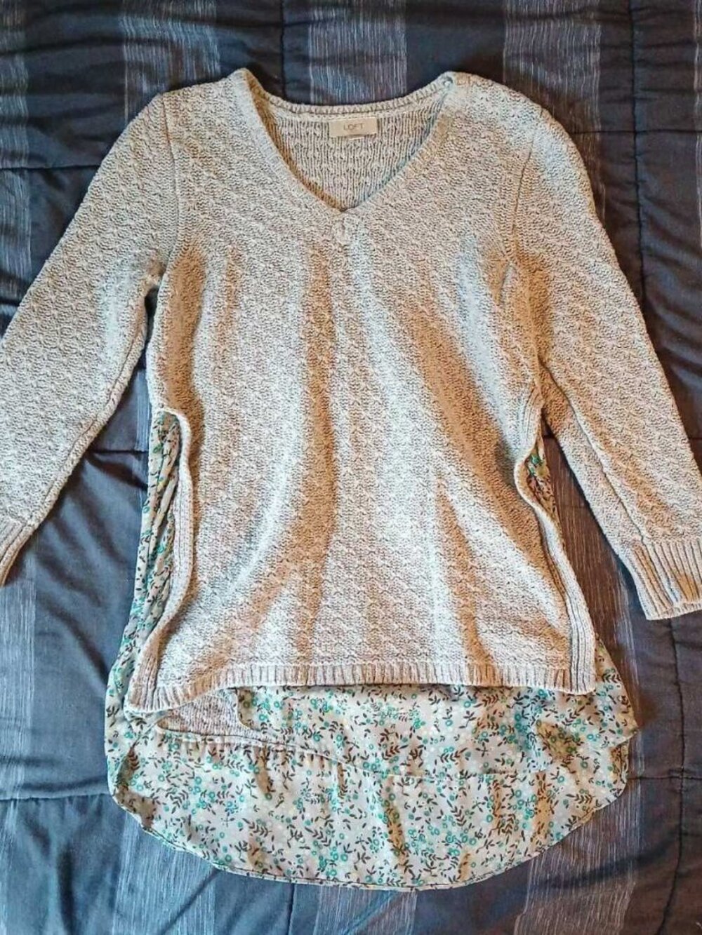 LOFT Floral Inset Open Weave V-Neck Knit Sweater 55% Cotton